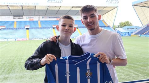 billy gilmour brother harvey.